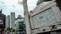 Tak Terawat, Tugu Peti Mati COVID-19 di Kemang Jadi Korban Vandalisme