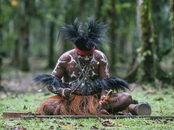 Nuansa Magis di Balik Ukiran Eksotis Suku Kamoro Papua
