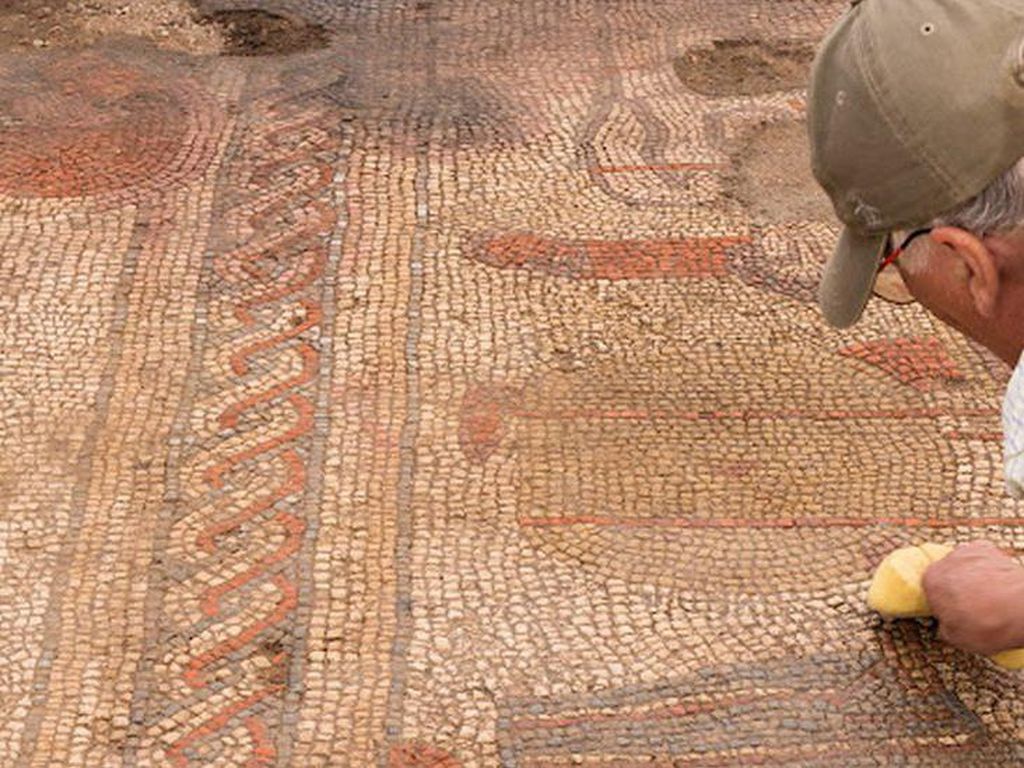 Terpendam 1.700 Tahun, Vila Romawi Ditemukan di Lahan Pertanian Inggris