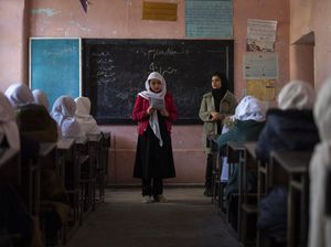 Nego dengan Taliban, Remaja Perempuan Ini Bisa Bersekolah