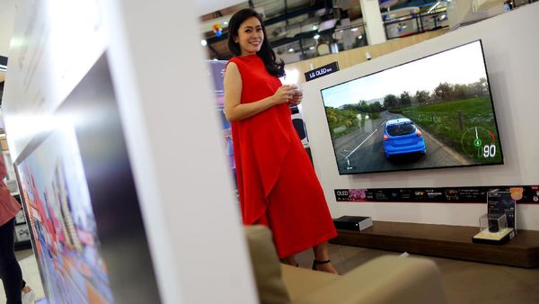 Asyiknya Main Game di TV OLED dari LG