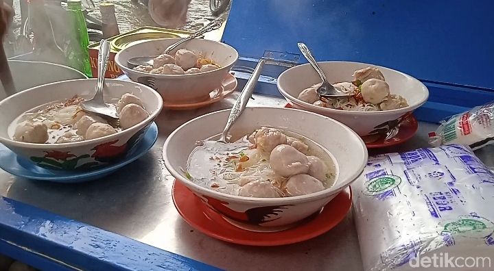 Baso Bening Villa Duta Baso Bening Villa Duta: Kenikmatan Bakso Yamin Tanpa Kuah yang Jadi Favorit YouTuber