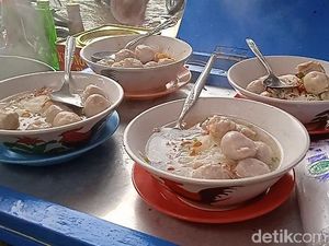 Bakso Viral di Bogor: Bakso Kering Yamin yang Ludes Diserbu Bakso Viral di Bogor: Bakso Kering Yamin yang Ludes Diserbu
