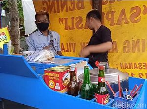 Nyam! Nikmatnya Bakso Yamin Favorit YouTuber di Baso Bening Villa Duta Nyam! Nikmatnya Bakso Yamin Favorit YouTuber di Baso Bening Villa Duta