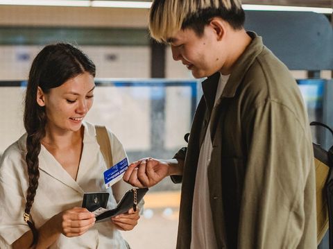 Cara Hemat Tiket Pesawat/Foto: Pixabay/Samson Katt