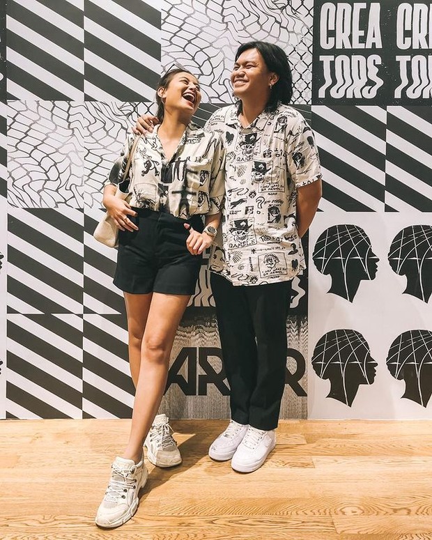 Fashion style Awkarin dan Gangga Kusuma/instagram.com/awkarin Fashion style Awkarin dan Gangga Kusuma/instagram.com/awkarin