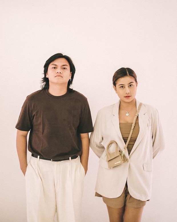 Fashion style Awkarin dan Gangga Kusuma/instagram.com/awkarin Fashion style Awkarin dan Gangga Kusuma/instagram.com/awkarin