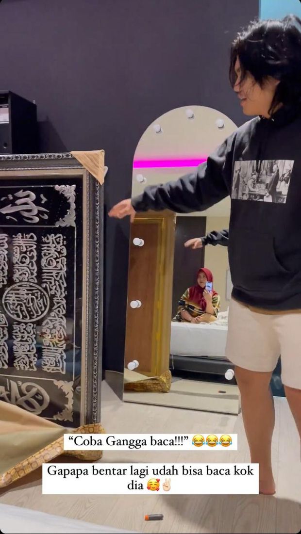 Kode Gangga bakal jadi mualaf diungkap di Insta Stories Awkarin