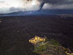 Gunung Cumbre Vieja Masih Aktif Jelang Bulan Ketiga