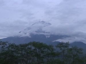 Legenda Mahameru, Sang Paku Pulau Jawa