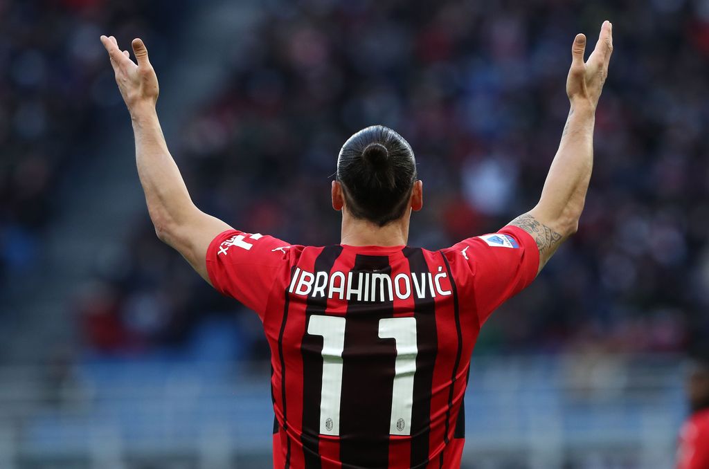 MILAN, ITALY - NOVEMBER 28: Zlatan Ibrahimovic of AC Milan gestures during the Serie A match between AC Milan and US Sassuolo at Stadio Giuseppe Meazza on November 28, 2021 in Milan, Italy. (Photo by Marco Luzzani/Getty Images)