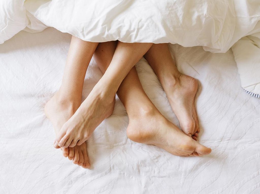 Suami Harus Tahu! 5 Posisi Seks Agar Tidak Cepat Orgasme