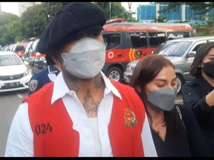 Jerinx Ancang-ancang Ajukan Penangguhan Penahanan: Ada yang Nggak Beres! Jerinx Ancang-ancang Ajukan Penangguhan Penahanan: Ada yang Nggak Beres!
