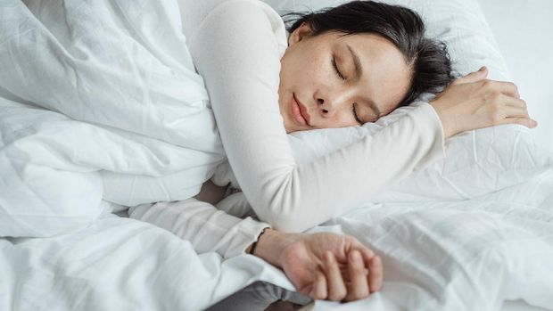 Lactic acid akan bekerja saat kamu tidur di malam hari/Foto: Pexels/Ketut Subiyanto