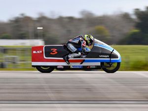 Sadis! Max Biaggi Pecahkan Rekor Kecepatan Motor Listrik, Ngebut 455 Km/jam