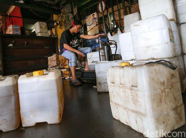 Minyak Goreng Curah Dilarang Beredar Mulai 1 Januari 2022