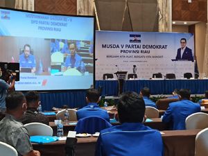 Waka DPRD Jadi Ketua PD Riau di Tengah Kader Kecewa ke AHY-Bakar Atribut Waka DPRD Jadi Ketua PD Riau di Tengah Kader Kecewa ke AHY-Bakar Atribut