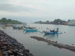 Destinasi Wisata Bergeliat, Ada Senyum Nelayan di Pantai Marina Boom Banyuwangi
