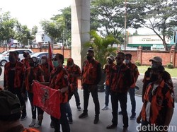 Pemuda Pancasila Ngeluruk DPRD Mojokerto, Tuntut Junimart Girsang Mundur