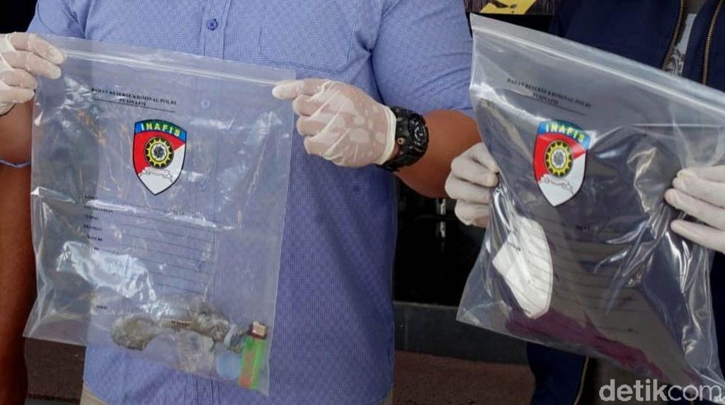 Penampakan Barang Bukti Kasus Pembakaran Kantor PSS Sleman Penampakan Barang Bukti Kasus Pembakaran Kantor PSS Sleman