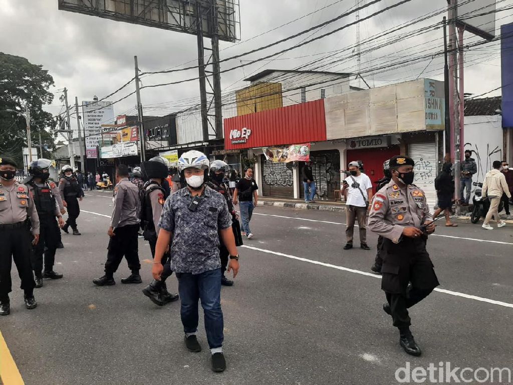 Bentrok Suporter Bola di Jalan Laksda Adisutjipto Sleman, 2 Motor Rusak Bentrok Suporter Bola di Jalan Laksda Adisutjipto Sleman, 2 Motor Rusak