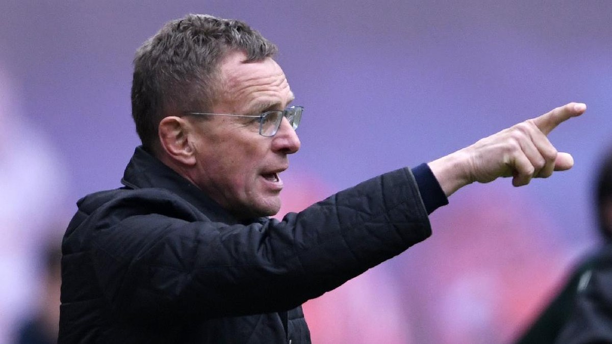 Ralph Rangnick gila kerja, ditunggu kiprahnya di Manchester United. (Foto: AP/Jens Meyer)