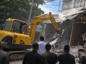 Tempat Hiburan Malam Tak Berizin di Serang Dibongkar