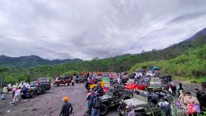 Foto: Naik Jeep Kelilingi Wisata Gunung Merapi