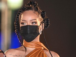 Rihanna Jawab soal Rumor Hamil