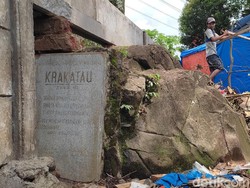 Kata Bupati Pandeglang soal Batu Lava Krakatau Jadi Ganjal Pagar Beton