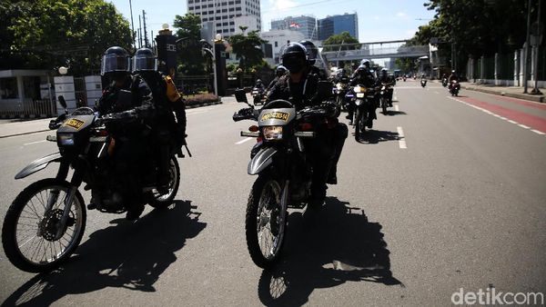 Brimob Berpatroli untuk Cegah Reuni 212 di Monas