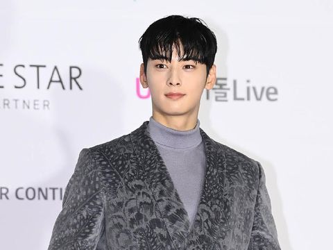 Cha Eunwoo di Asia Artist Award 2021
