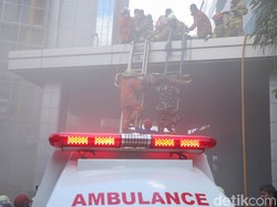 Petaka Gedung Cyber 1 Jakarta Terbakar hingga Makan Korban Jiwa