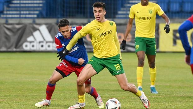 Egy Maulana Vikri saat FK Senica vs MSK Zinila.