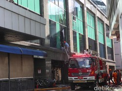 Gedung Cyber Kebakaran, Layanan IPOT Hingga Ajaib Gangguan!