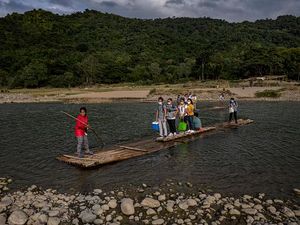 Hadapi Omicron, Filipina Gencar Vaksinasi hingga Pelosok Negeri