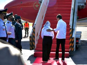 Jokowi Bareng Iriana Bertolak ke Bali, Tinjau Infrastruktur untuk G20