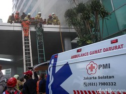 Korban Tewas Kebakaran di Gedung Cyber Terlalu Lama Hirup Asap