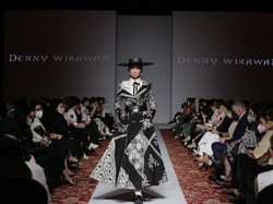 Batik Kudus Baru dan Penantian 2 Tahun Denny Wirawan di Koleksi Niti Senja