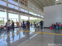 Ada Pengalihan Penumpang KA di Gambir, Begini Kondisi Stasiun Jatinegara