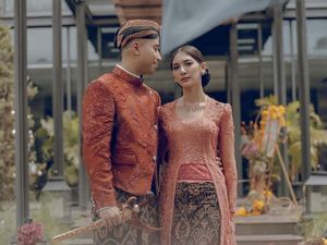 7 Foto Lamaran Vidi Aldiano dan Sheila Dara, Pakai Baju Adat Jawa