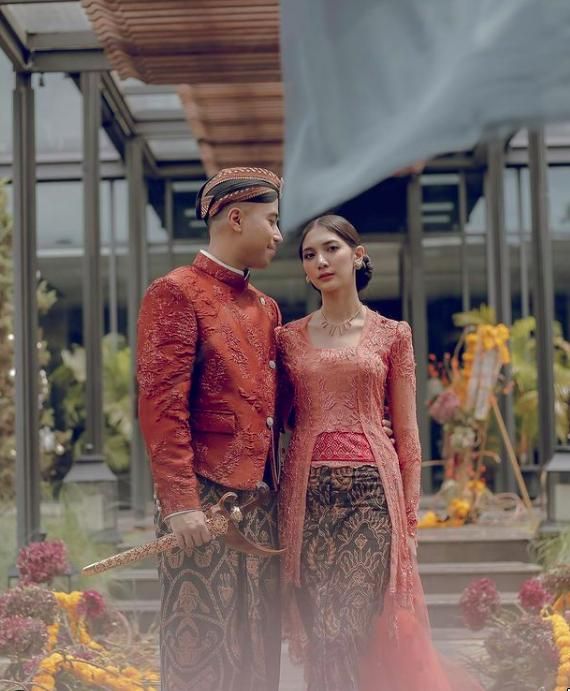 Lamaran Vidi Aldiano dan Sheila Dara