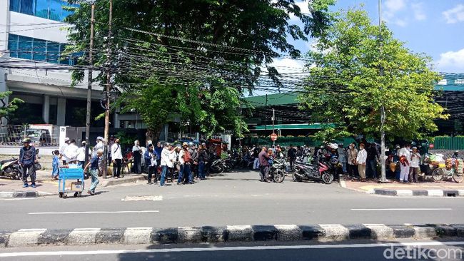 Massa 212 bertahan di Tanah Abang (Rakha Arlyanto Darmawan/detikcom)