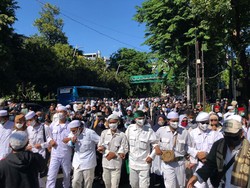 Penampakan Massa Reuni 212 Merapat ke Perempatan MH Thamrin