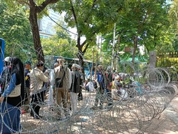 Massa Reuni 212 di MH Thamrin Tolak Bubarkan Diri Jika Belum Ada Arahan Pulang