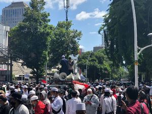 Dibubarkan Polisi, Massa Reuni 212 di Wahid Hasyim Bergerak ke Tanah Abang Dibubarkan Polisi, Massa Reuni 212 di Wahid Hasyim Bergerak ke Tanah Abang