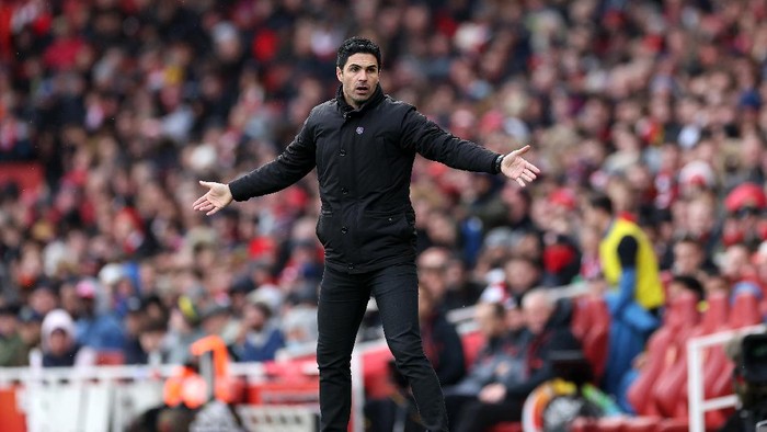 LONDON, ENGLAND - NOVEMBER 27: Mikel Arteta, Manager of Arsenal reacts during the Premier League match between Arsenal and Newcastle United at Emirates Stadium on November 27, 2021 in London, England. (Photo by Richard Heathcote/Getty Images)