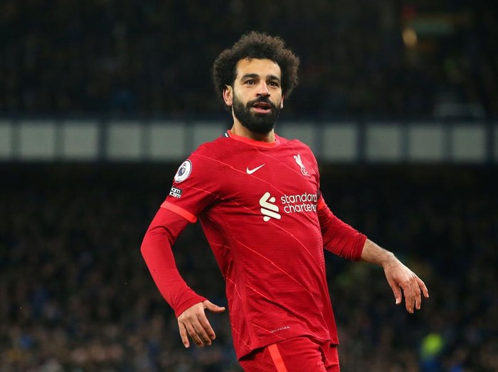 LIVERPOOL, ENGLAND - DECEMBER 01: Mohamed Salah of Liverpool reacts during the Premier League match between Everton and Liverpool at Goodison Park on December 01, 2021 in Liverpool, England. (Photo by Alex Livesey/Getty Images)