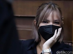 Telat Datang ke Sidang, Nia Ramadhani Mules-mules