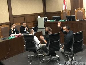 Ditegur Hakim karena Telat Sidang, Nia Ramadhani-Ardi Bakrie Alasan Diare Ditegur Hakim karena Telat Sidang, Nia Ramadhani-Ardi Bakrie Alasan Diare